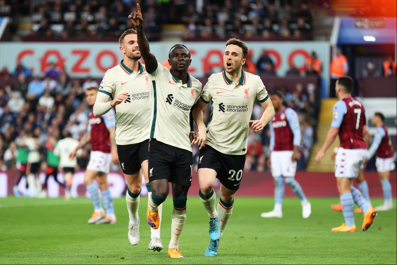 En un partido que comenzó perdiendo y en el que tuvo que hacer un mayor sacrificio, el Liverpool de Klopp sacó un muy importante triunfo en su visita al Aston Villa para sostener la pelea con el Manchester City.