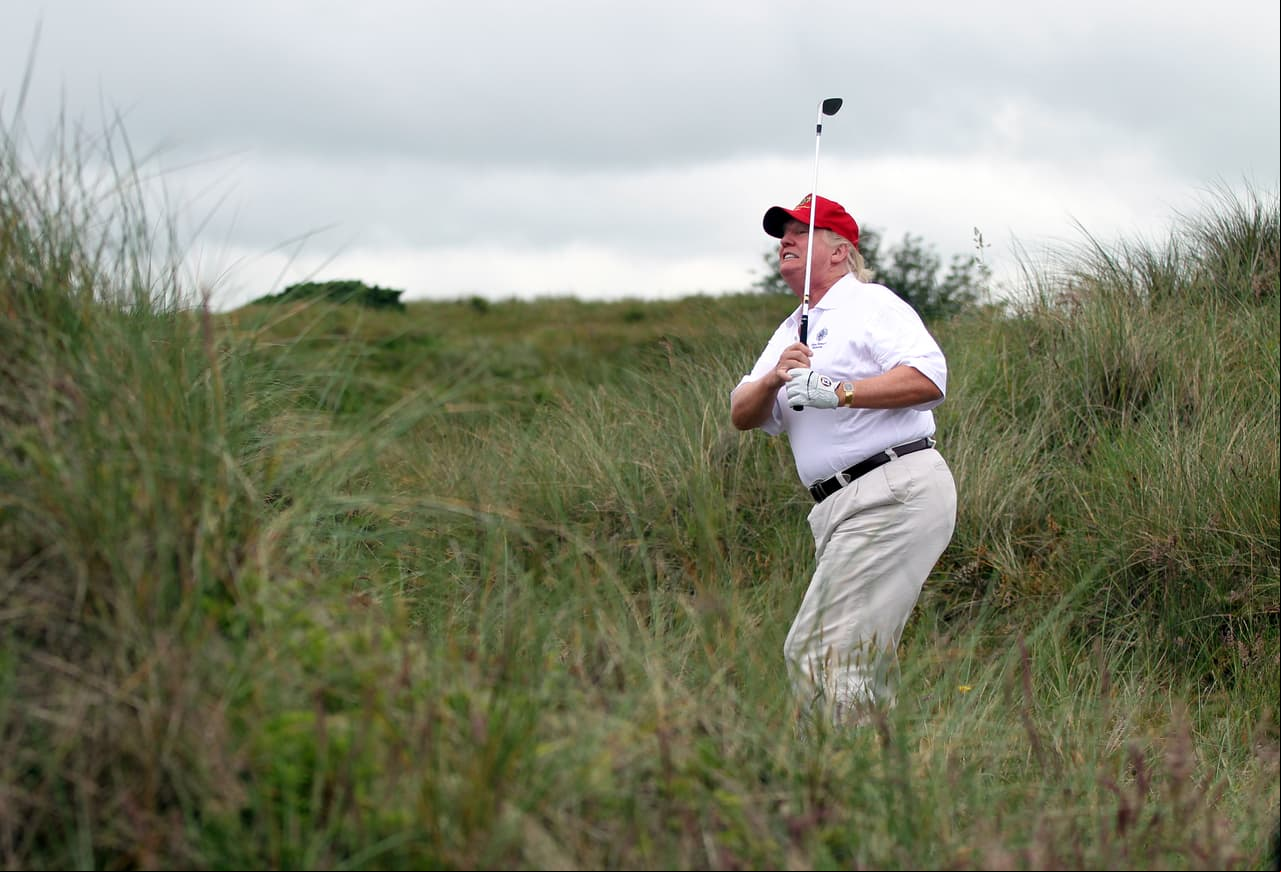 Donald Trump, es amante del golf y dueño de 16 campos (12 en EEUU, 3 en Europa y 1 en Medio Oriente).