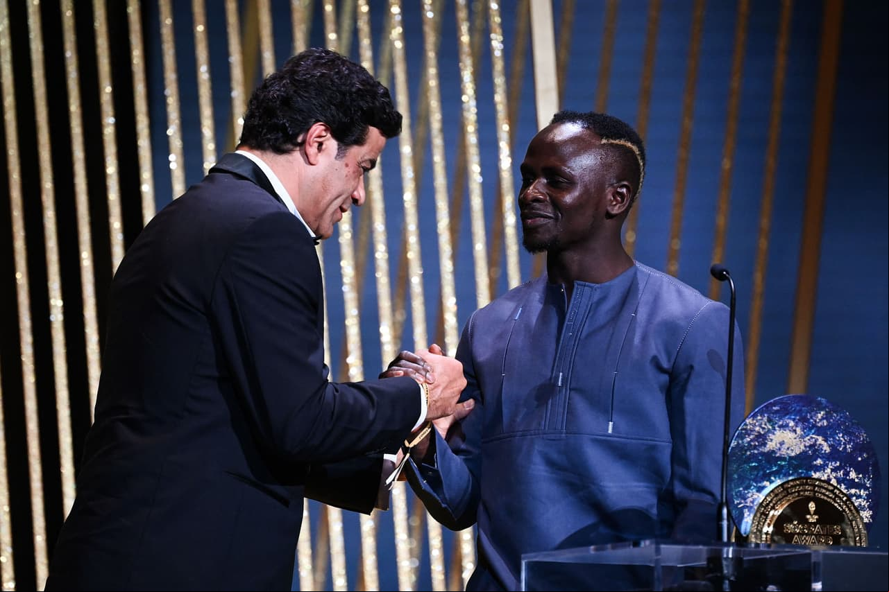 El senegalés Sadio Mané fue reconocido por su labor social, al destinar gran parte de sus ingresos a la construcción de hospitales y escuelas en su país.