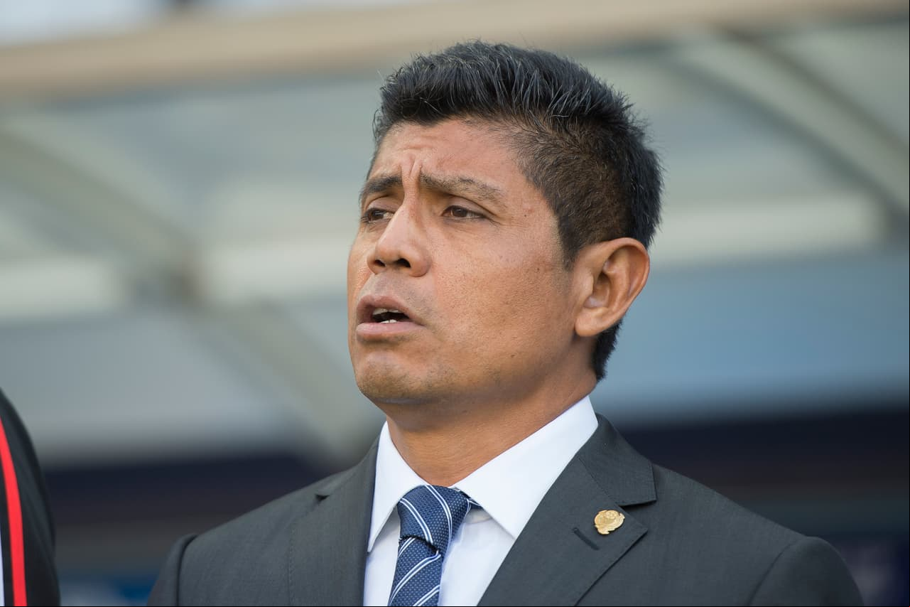 Marco Ruiz, el estratega de México, se la jugó dejando por fuera a Ronaldo Cisneros, en busca de una variante ofensiva.