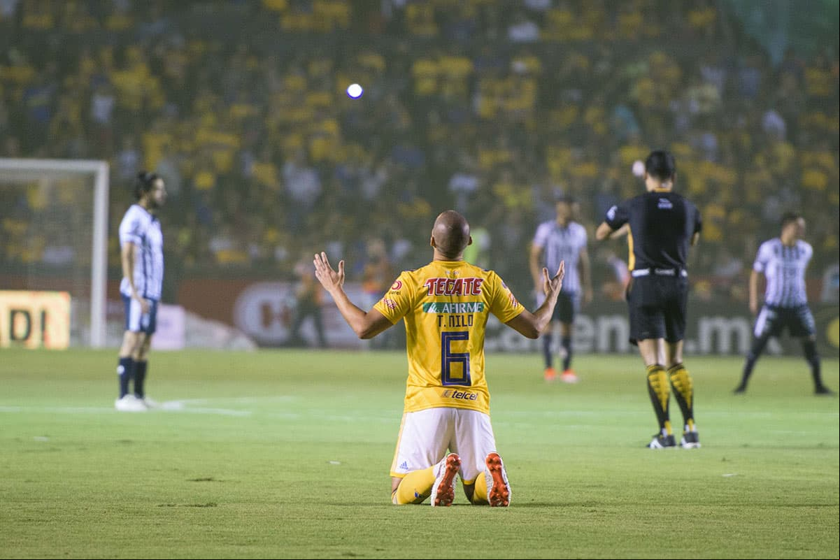 El empate 0-0 entre Tigres y Monterrey quedará como anécdota de un partido donde los equipos se olvidaron del fútbol luego que se conociera de 
<a href="https://tudn.mejordescarga.net/_next/image?url=https://st1.uvnimg.com/1d/34/1586315d42d9a9cce5dfb374592c/20180923-6267.jpg&w=1280&q=75 1280w