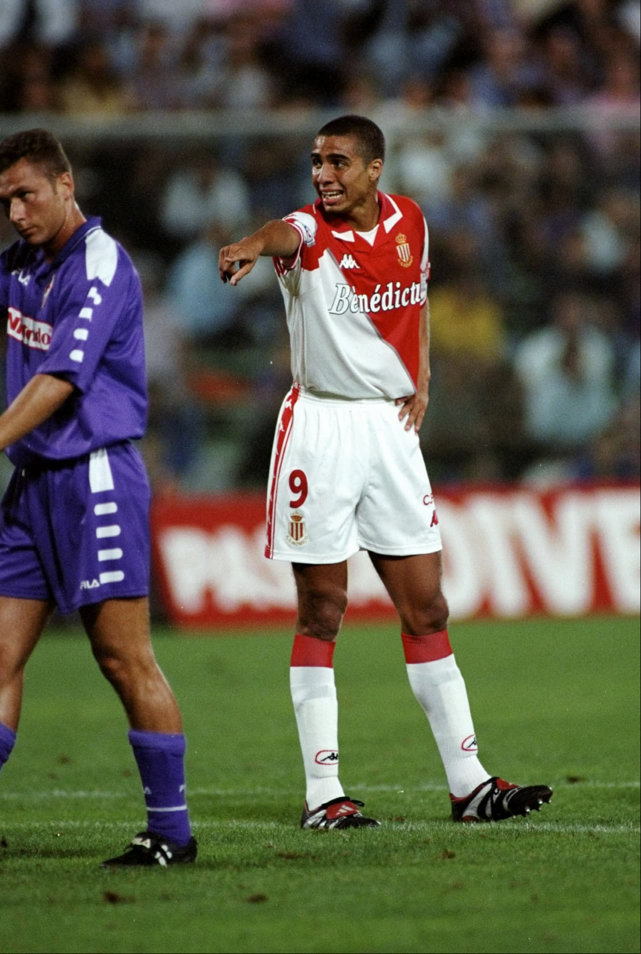 David Trezeguet salió de Platense en Argentina para jugar con el A.S. Mónaco en el año 1995. Permaneció allí por 5 temporadas jugando 125 partidos y anotando 62 goles.