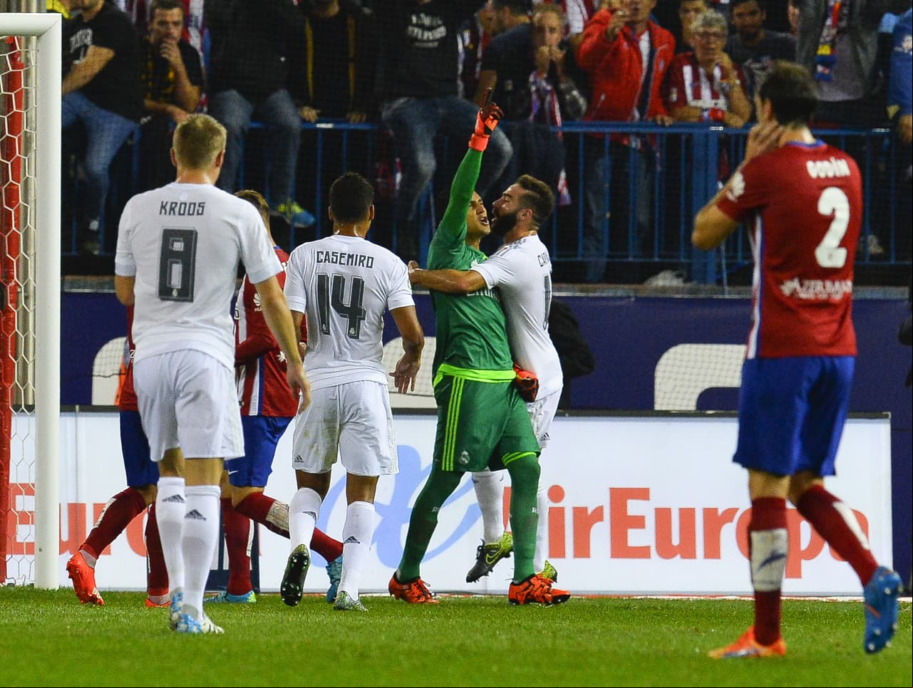 Griezmann tuvo en sus pies el empate desde el punto penal pero el arquero del conjunto blanco, Keylor Navas, le atajó el disparo de forma espectacular y comenzaba siendo factor el costarricense.