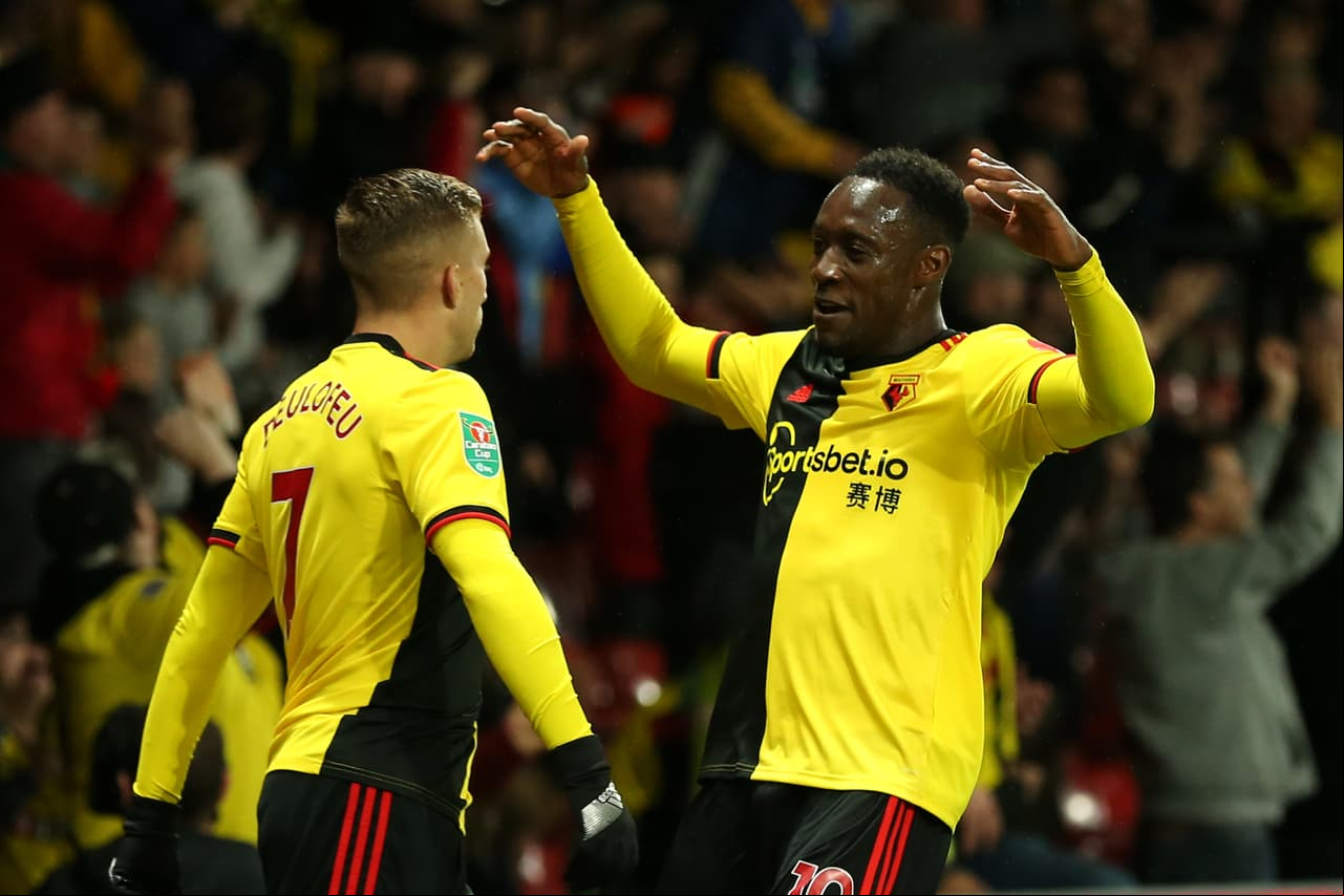 Watford venció a domicilio a Swansea City 2-1. Welbeck (28’) y Pereyra (79’) marcaron para los locales y Surridge (34’) descontó para los visitantes.