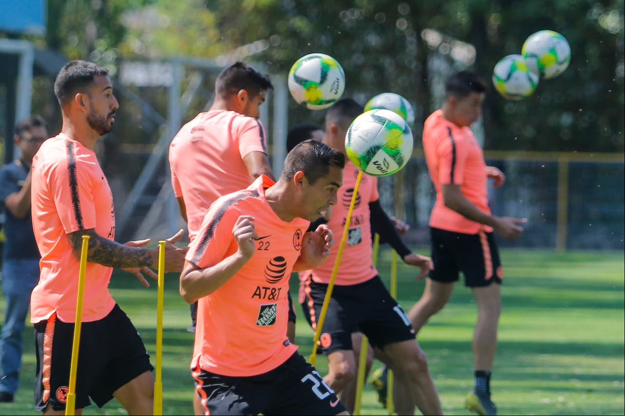 Oribe Peralta volvió a entrenar y su presencia en el entrenamiento de América genera liderazgo con miras al Clásico Nacional contra Chivas de Guadalajara en los Cuartos de Final de la Copa MX y en la Liga MX.