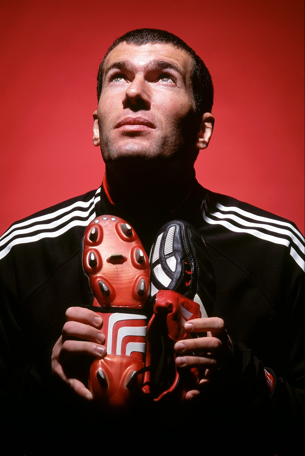 Adidas pegó fuerte en su momento con los Predator, un zapato de larga historia con la marca alemana. Zinedine Zidane los usó en su carrera en casi todas sus ediciones.