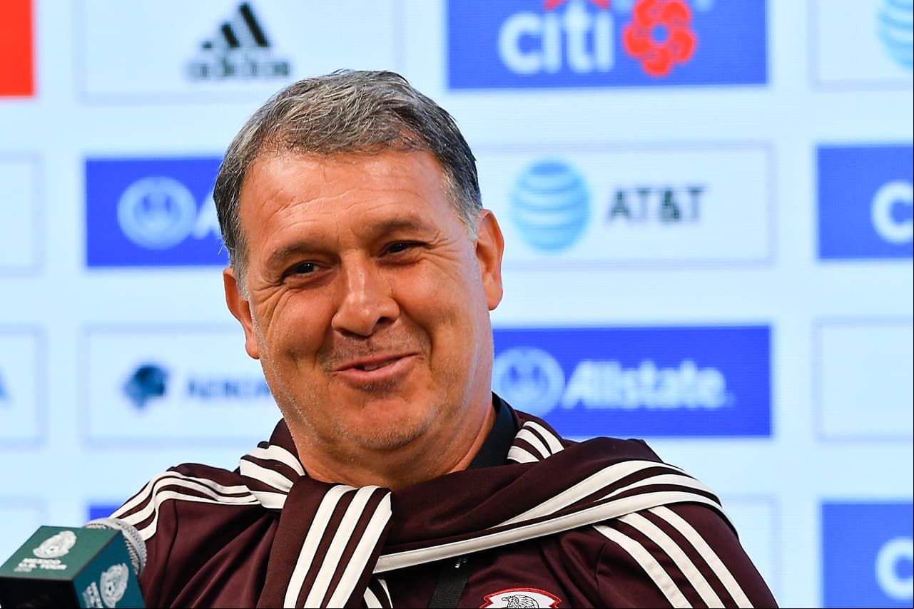 El entrenador de la Selección de México, el argentino Gerardo 'Tata' Martino, conversó esta tarde en Atlanta con la prensa de cara a su partido de preparación contra Venezuela y dando detalles de cómo su lista final para la edición 2019 de la Copa Oro está quedando diseñada. Así reaccionó el técnico del Tri.