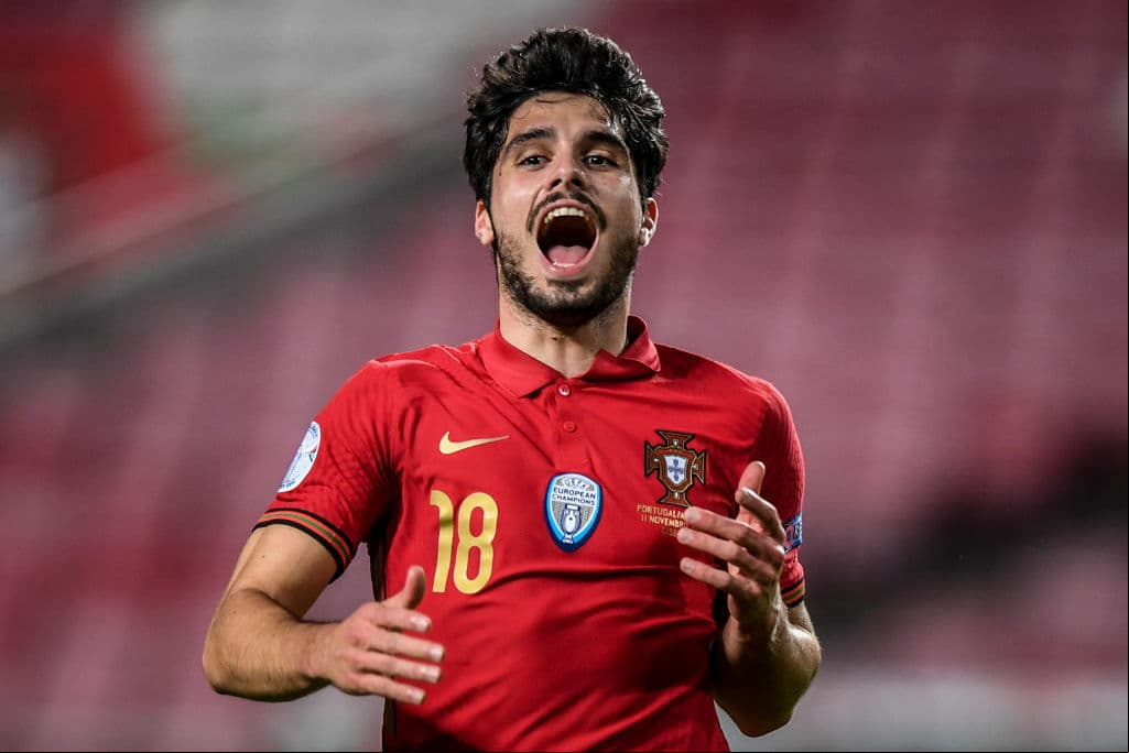 Hubo lluvia de goles en el Estadio Luz de Lisboa, pues el equipo local anotó siete goles ante Andorra. Cristiano Ronaldo, mejor que nunca tras dar positivo a COVID-19, anotó su gol número 102. Los autores de goles fueron Pedro Neto, doblete de Joao Paulo, Renato Sanchez, Emili Garcia y Joao Felix.