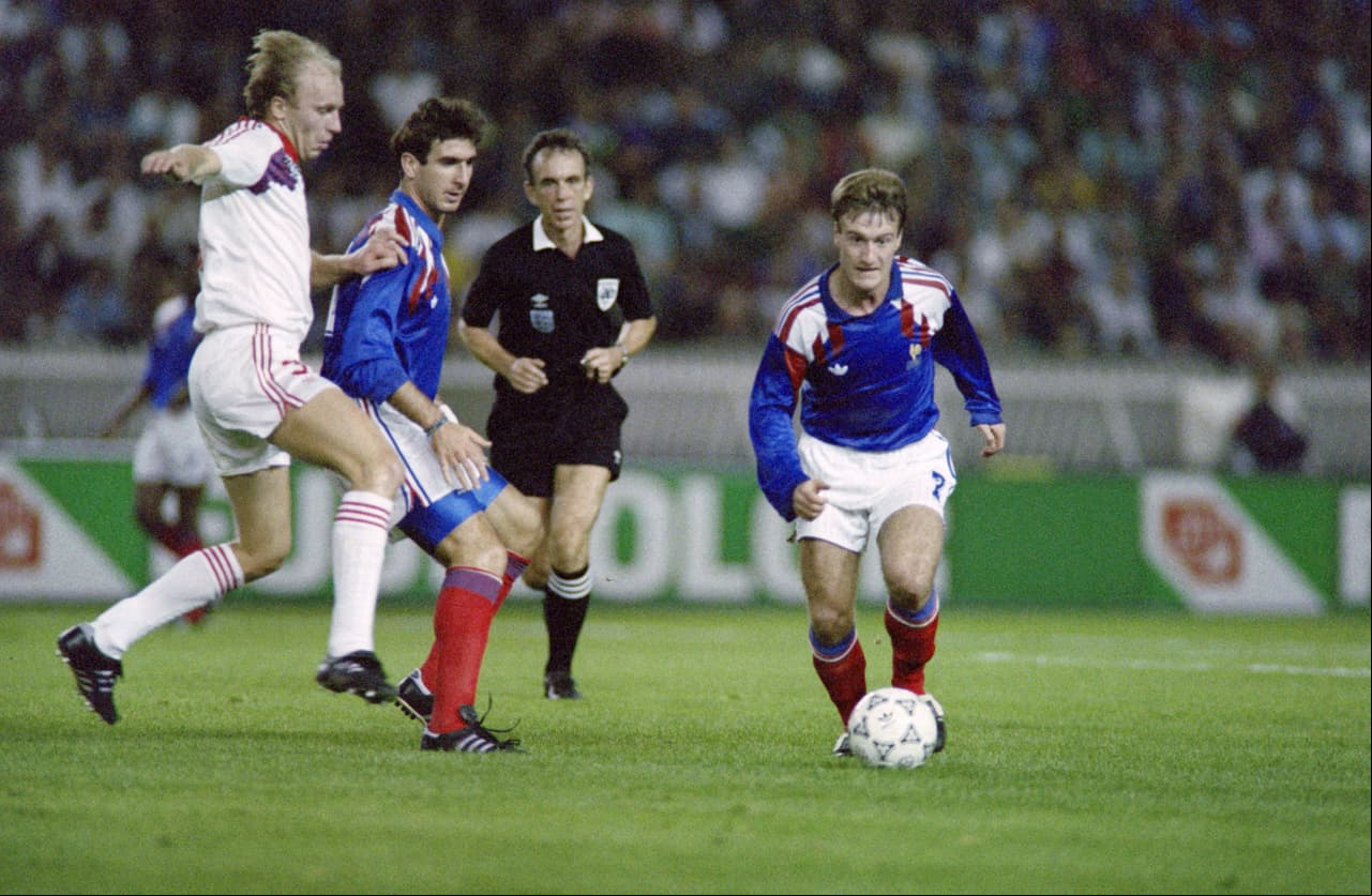 La última participación de Checoslovaquia como país en un evento de FIFA fue en la Eurocopa de 1992, luego de desintegrarse entre República Checa y Eslovaquia, ambos países mundialistas después.