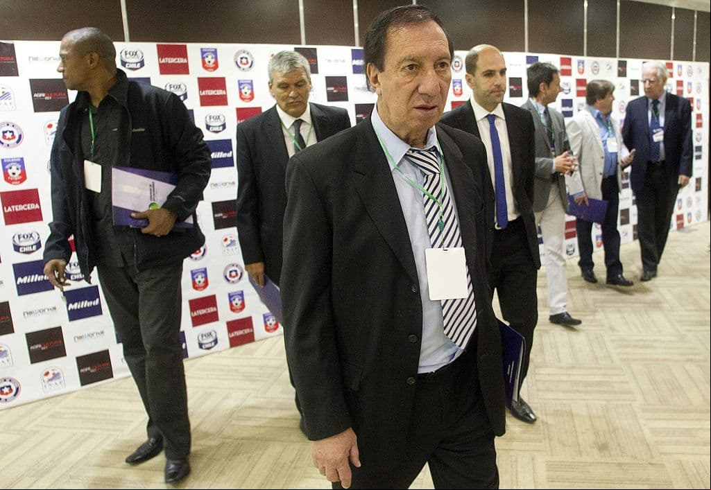 Carlos Bilardo se ofrece para dirigir a Argentina, "siempre y cuando no esté Bauza"