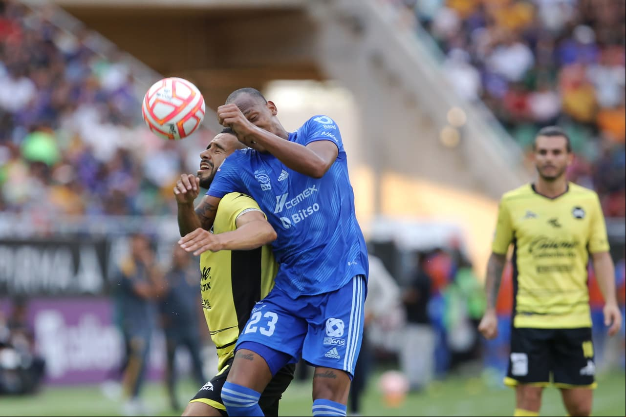 Tigres lograron su primer triunfo de la temporada tras imponerse a Mazatlán que no aprovechó que el rival sufrió la expulsión de Córdova.