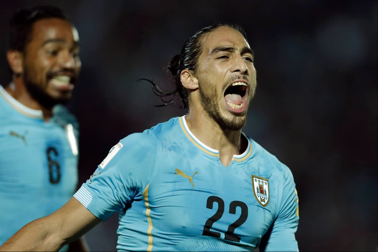 El uruguayo Martín Cáceres pasó de ser una ficha inamovible de Uruguay y Juventus a un agente libre que en 2017 casi no consigue equipo. El equipo turco Trabzonspor y el Milán desistieron de contratarlo tras las pruebas médicas y al final jugó un partido con Southampton.