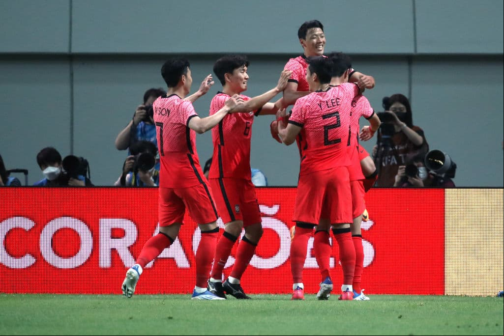 Brasil goleó 5-1 a Corea en Seúl. Richarlison, Neymar en dos ocasiones, Coutinho y Gabriel Jesus fueron los goleadores de los brasileños, mientras que el tanto surcoreano lo anotó Hwang Ui-Jo.