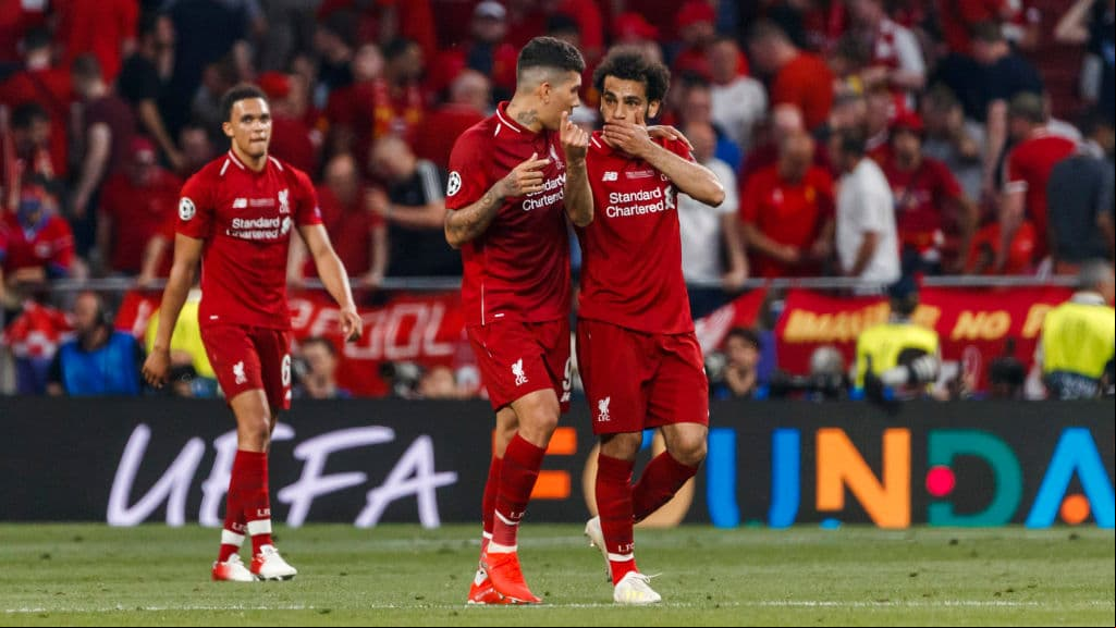 Mohamed Salah inició la jugada por la derecha en el segundo gol del Liverpool, convertido por Divock Origi.