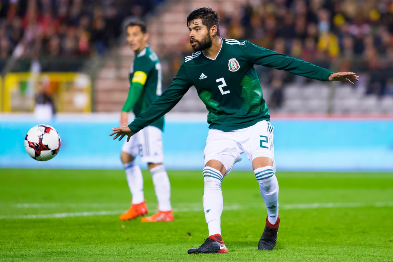 Néstor Araujo: Se contagió de la descoordinación defensiva, pero tuvo buen 'timming'. Se queda con un 6 final.