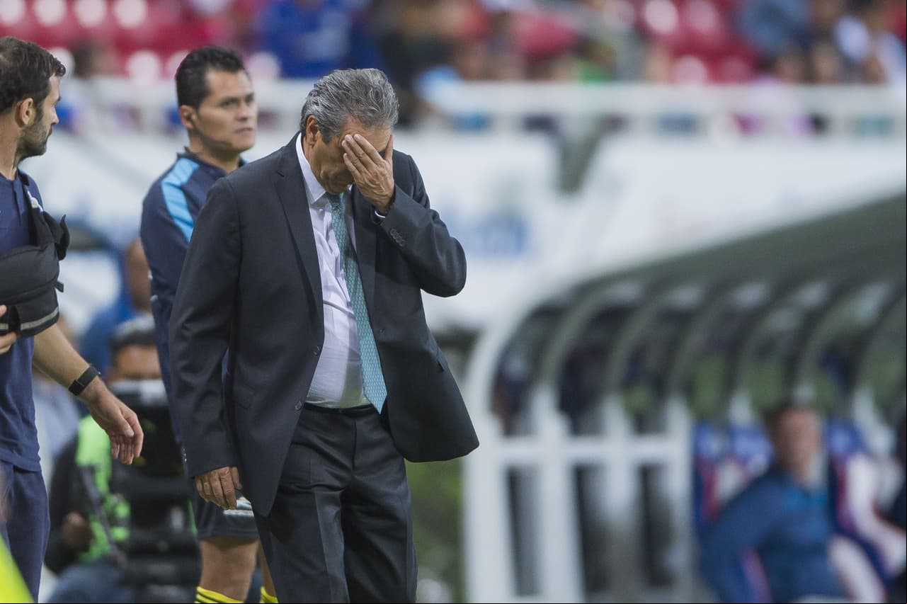Las Chivas pierden tres puntos cruciales de cara al clásico nacional.