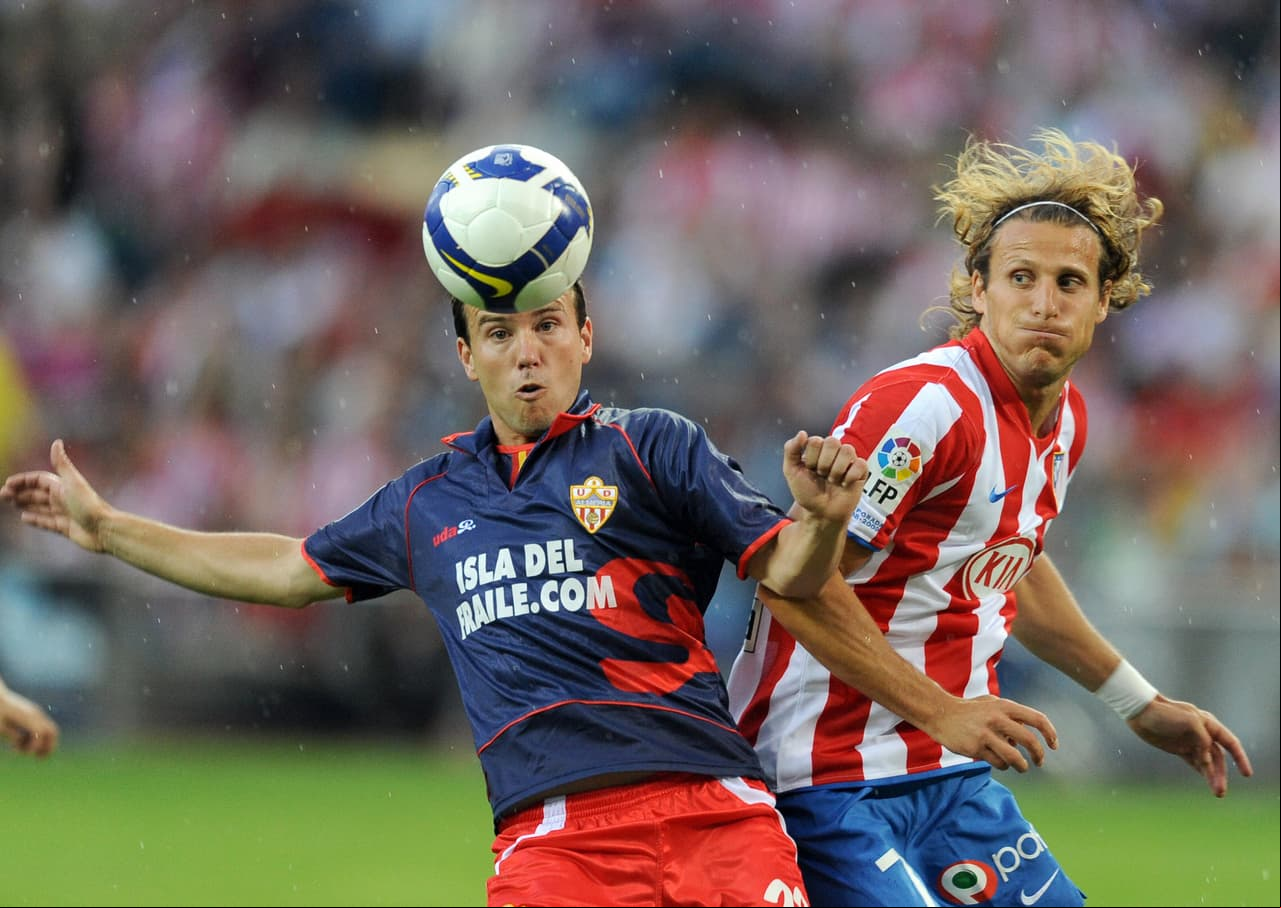 El uruguayo Diego Forlán lanzó el balón afuera de la portería el 23 de septiembre de 2009 contra Alves, arquero del Almería, entonces dirigido por Hugo Sánchez.