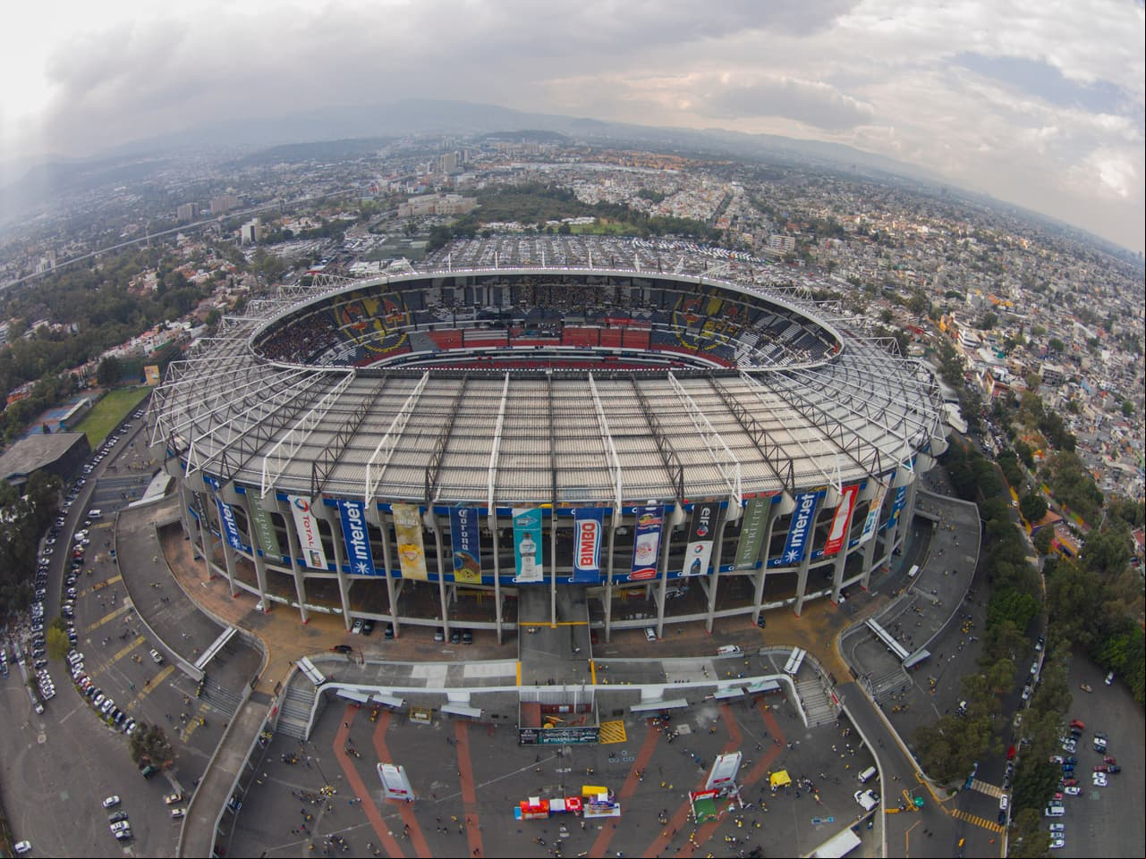 El estadio Azteca tiene capacidad para aproximadamente 85 mil espectadores y es sin duda uno de los candidatos para ser sede de la inauguración o de la final de un Mundial.